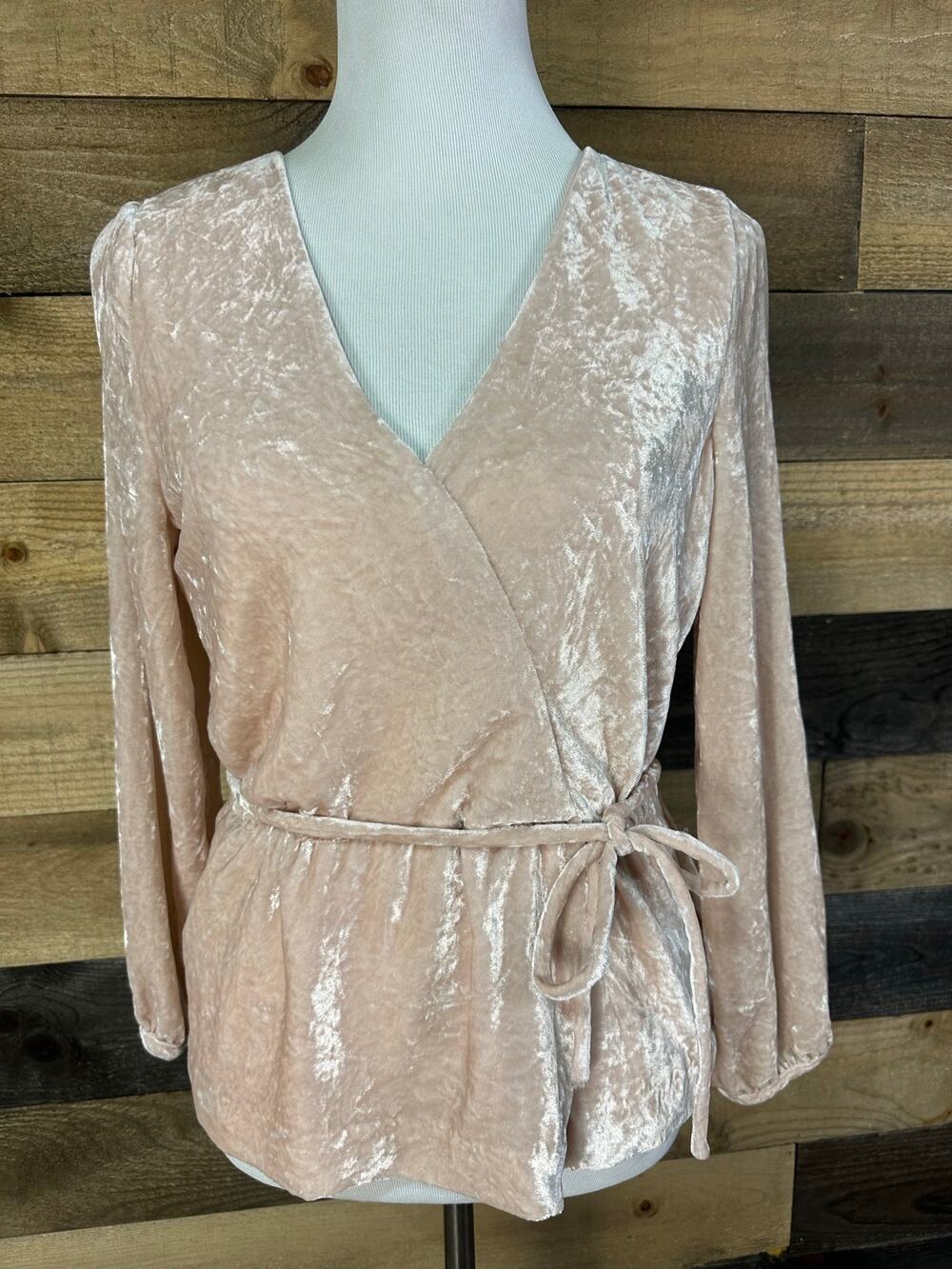 J. CREW Pink Crushed Velvet Surplice Wrap Peplum Blouse Size Size 6 EUC